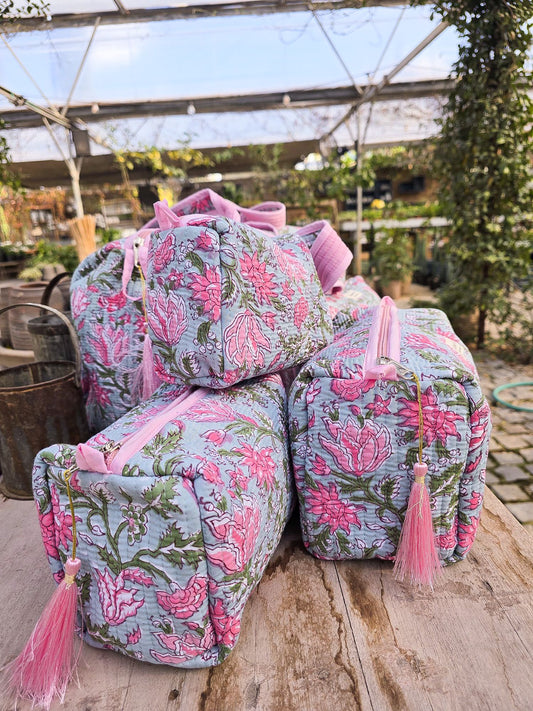 Floral Pink - תיק רחצה גדול